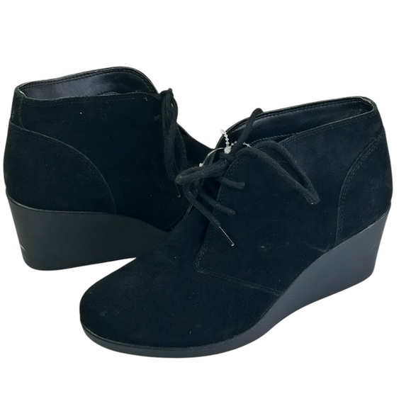 New Crocs Leigh Suede Wedge Women's 6.5 Black suede Ankle Boots‎ - Picture 1 of 5